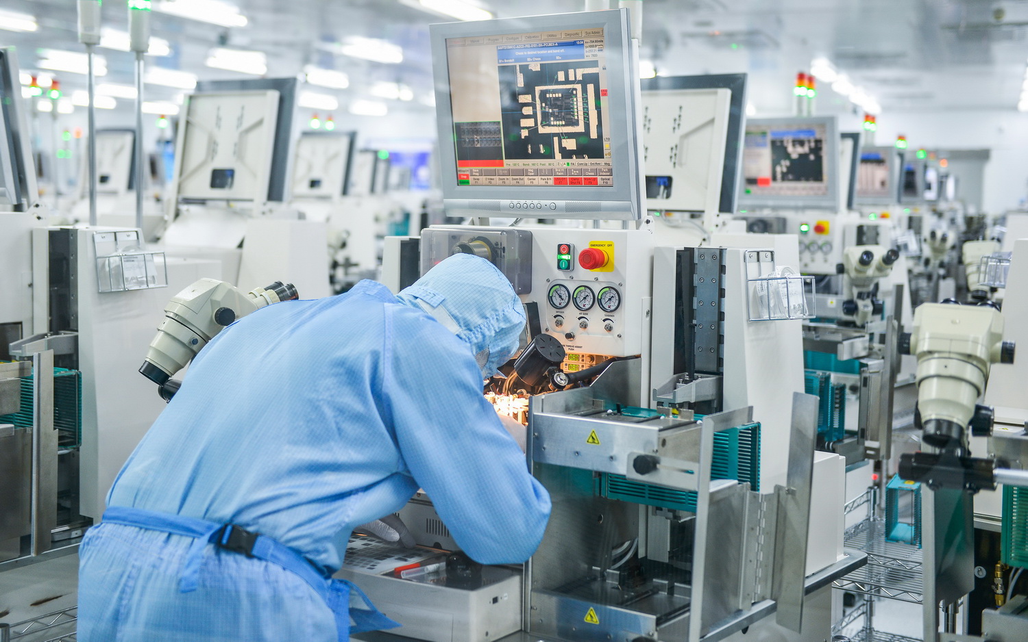 【慶祝改革開放40周年】江蘇長電科技:從江陰南街走出來的全球第三