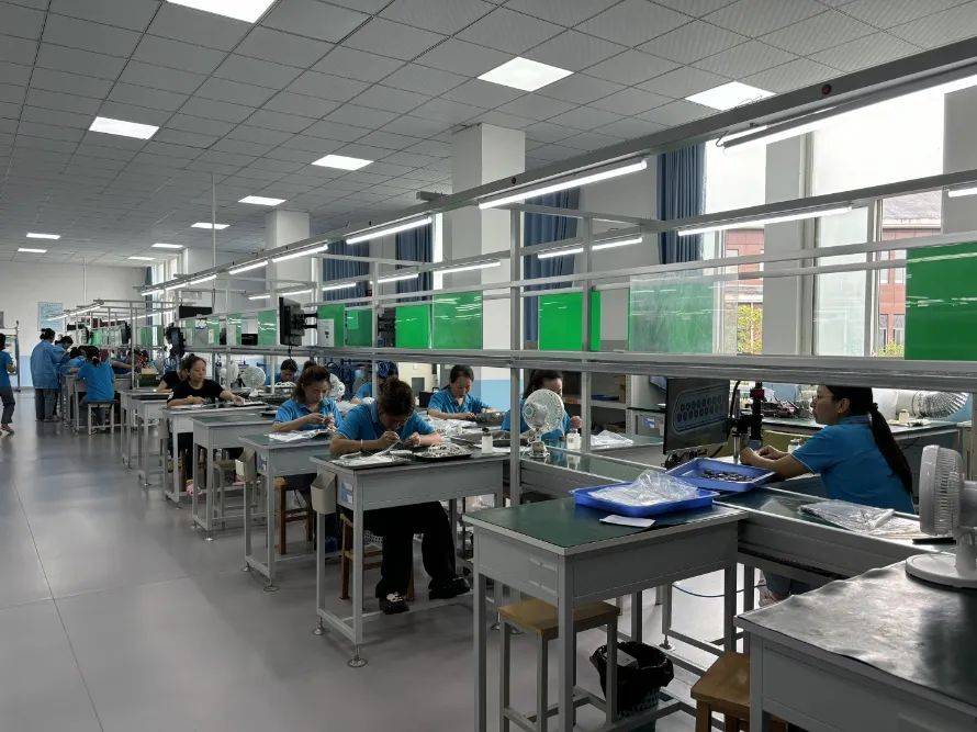 貴安東江科技智能制造實(shí)現(xiàn)新突破 整體自動化率達(dá)50%，科技研發(fā)持續(xù)發(fā)力